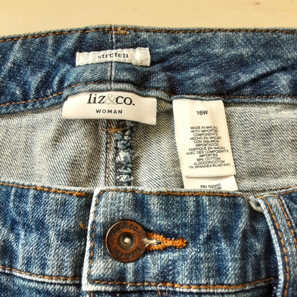 LIZ & CO. DENIM STRETCH HIGH WAIST CAPRI JEANS SZ 16W - Picture 9 of 9